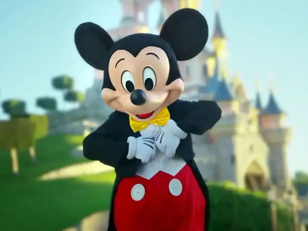 Kiedy najlepiej jechać do Disneylandu, aby uniknąć tłumów i deszczu?