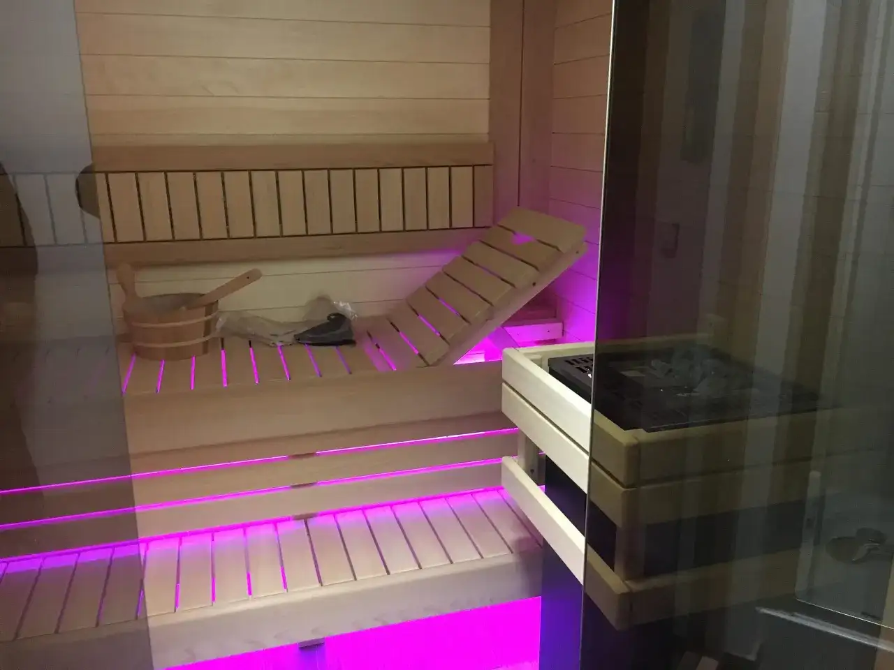 Sauna sucha czy mokra? Sprawdź, która lepiej Ci służy