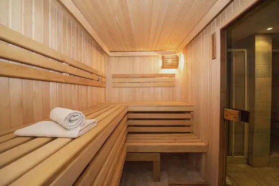 Sauna a zdrowie - korzyści, przeciwwskazania i zasady bezpieczeństwa