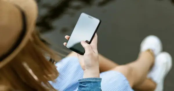 Plusy i minusy mobilnej wersji platformy rozrywkowej w 2025 roku